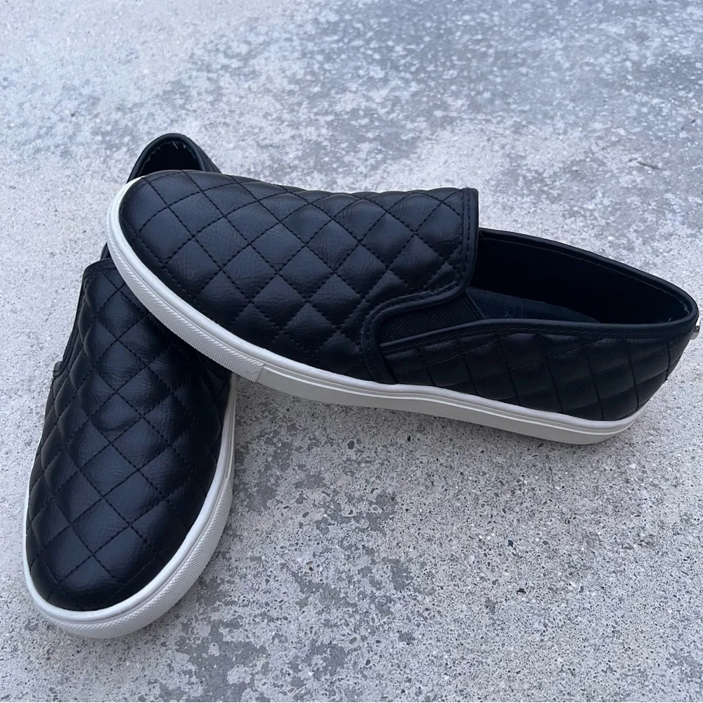 Steve Madden women Ecentric-Q slip‎ on shoes